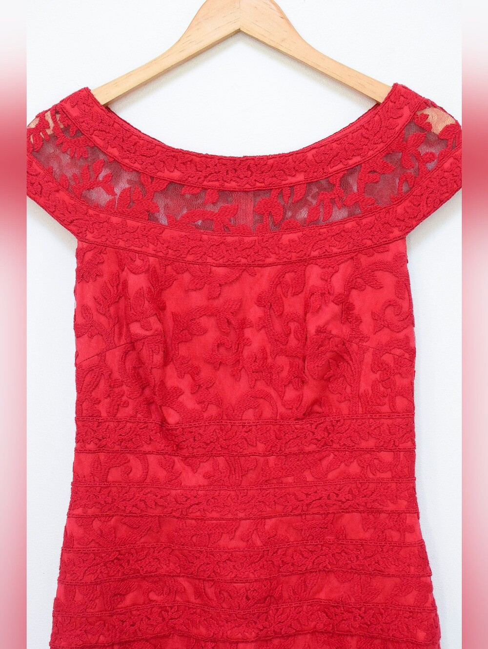 Tadashi Shoji Red Lace Cocktail Dress Cap Sleeve Sz 4 Sheath Knee Length Formal - Picture 5 of 11